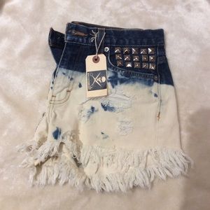 New acid-washed studded high waisted denim shorts